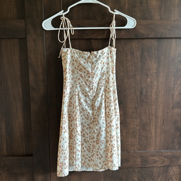 princess polly floral dress - Picture 3 of 3